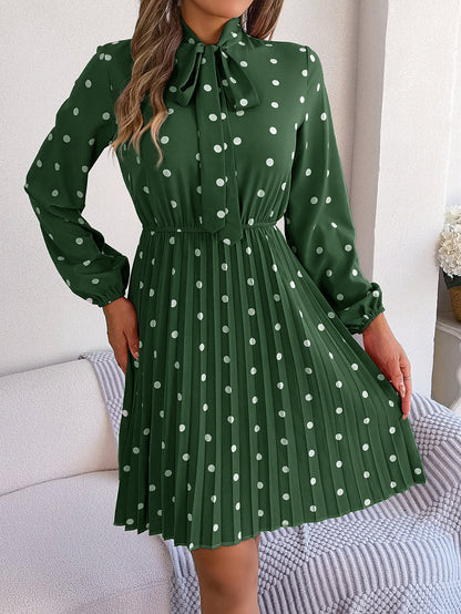Robe à Pois Élégante – Plissée & Féminine