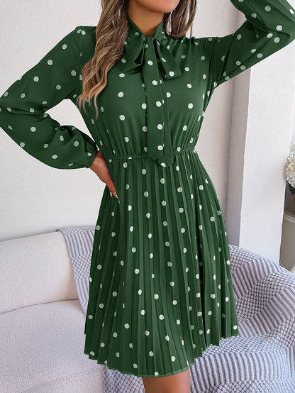 Robe à Pois Élégante – Plissée & Féminine