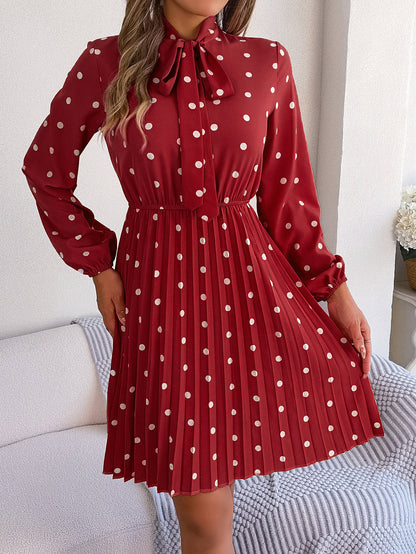 Robe à Pois Élégante – Plissée & Féminine