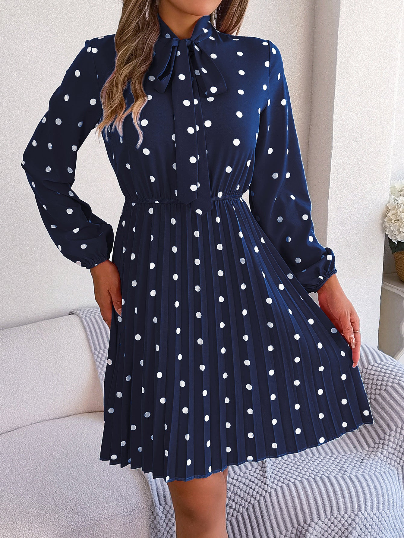 Robe à Pois Élégante – Plissée & Féminine