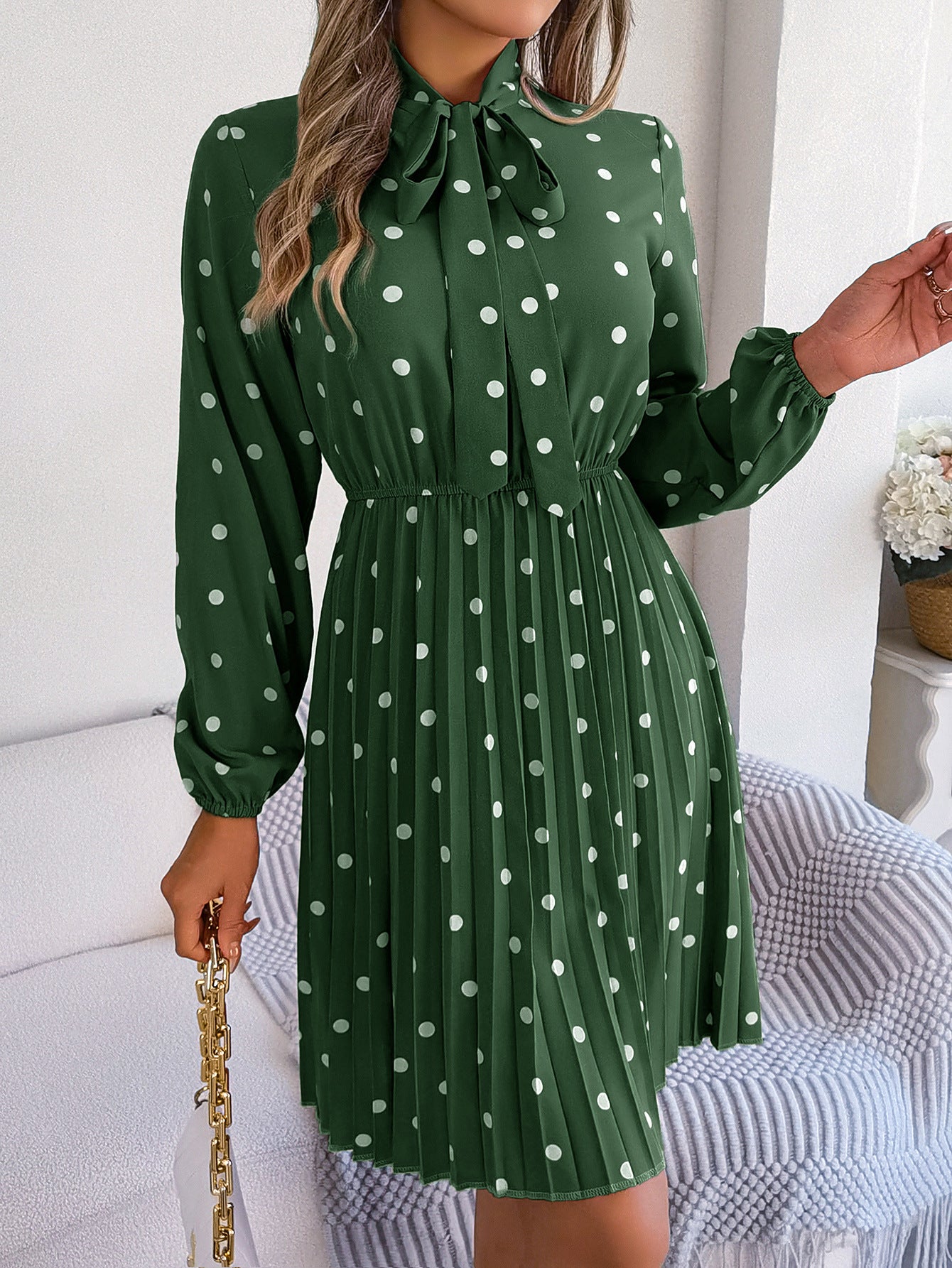 Robe à Pois Élégante – Plissée & Féminine