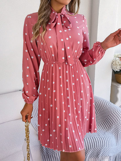 Robe à Pois Élégante – Plissée & Féminine