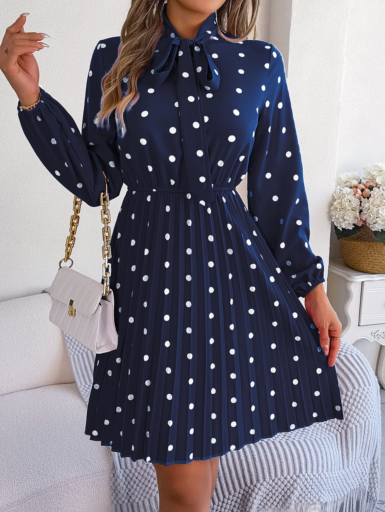 Robe à Pois Élégante – Plissée & Féminine