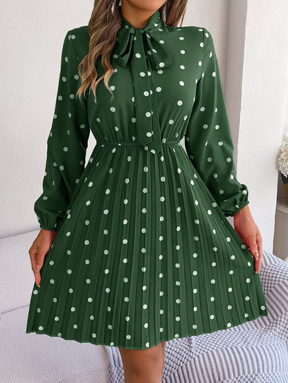 Robe à Pois Élégante – Plissée & Féminine