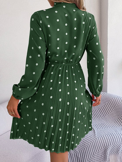 Robe à Pois Élégante – Plissée & Féminine
