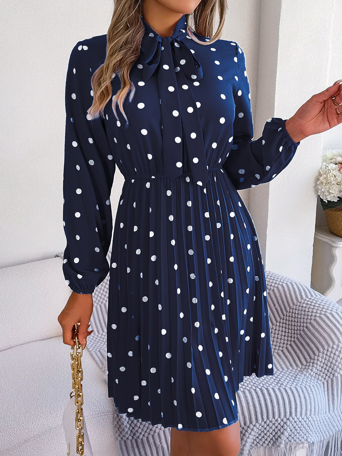 Robe à Pois Élégante – Plissée & Féminine