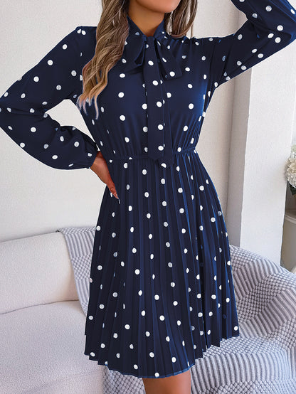 Robe à Pois Élégante – Plissée & Féminine